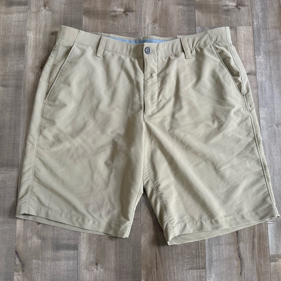 Under Armour Other - Under Armour Performance Golf Shorts Khaki Men 40 Gummy Waistband Heatgear Loose